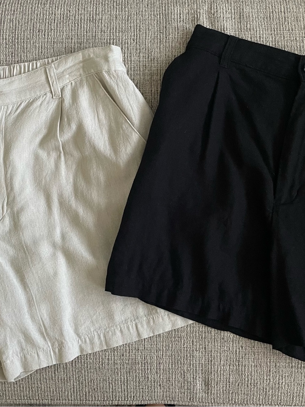 Set of 2 Time & Tru Linen Shorts Women’s Beige & Black Elastic & Button Waist M